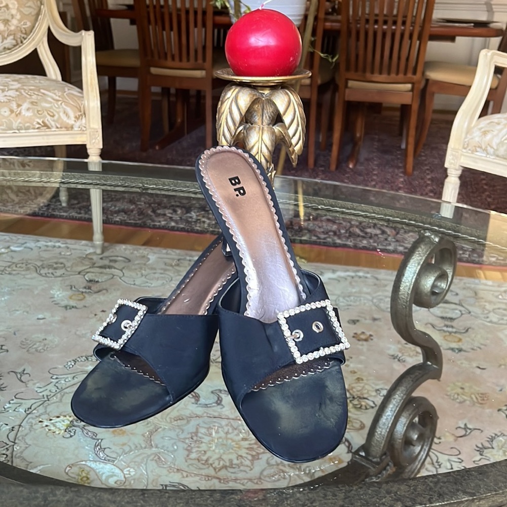B.P. Diamond Black Sandals with Rhinestone Buckles on Top - Size 10M